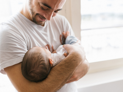 Comment impliquer le papa dans l’allaitement ?