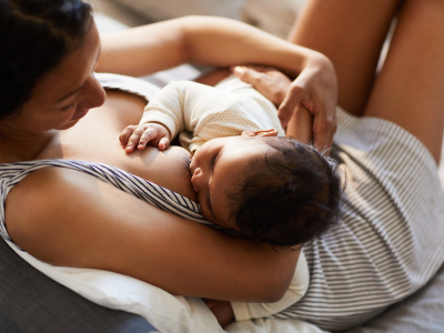 Positions d’allaitement confortables : guide complet pour allaiter sans douleur